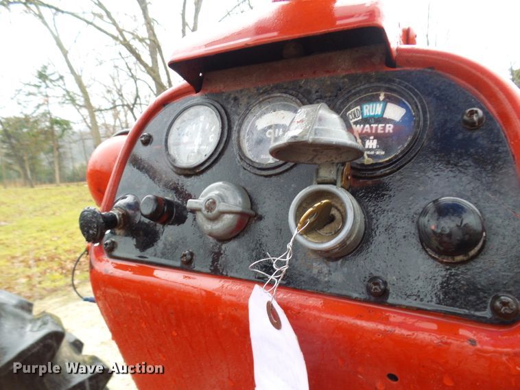 image for item DC2857 Farmall 400  tractor