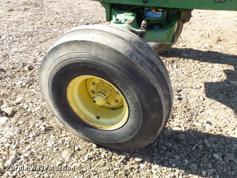image for item DC2861 1969 John Deere 4520  tractor