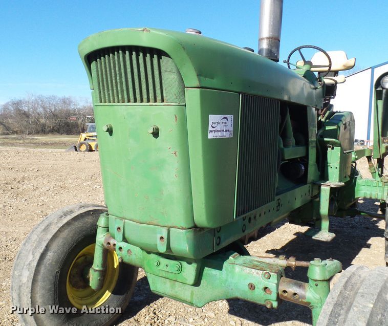 image for item DC2861 1969 John Deere 4520  tractor