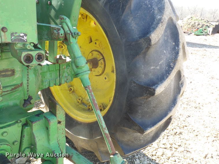 image for item DC2861 1969 John Deere 4520  tractor