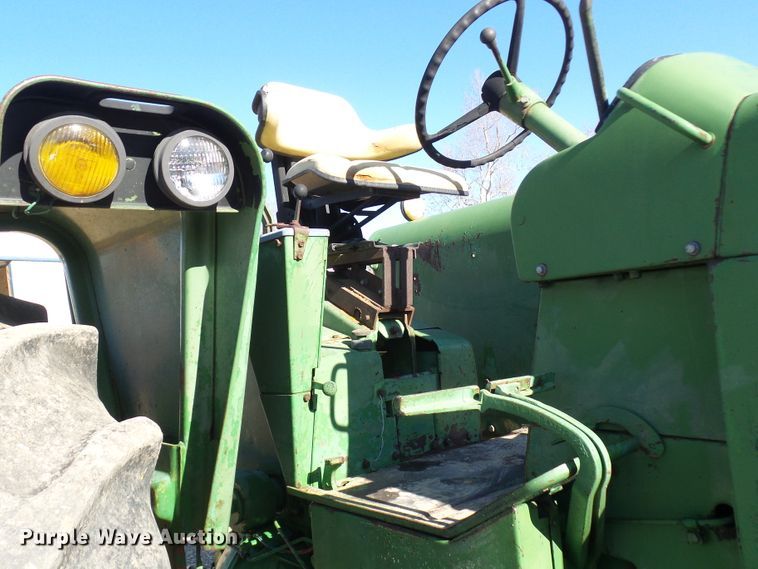 image for item DC2861 1969 John Deere 4520  tractor