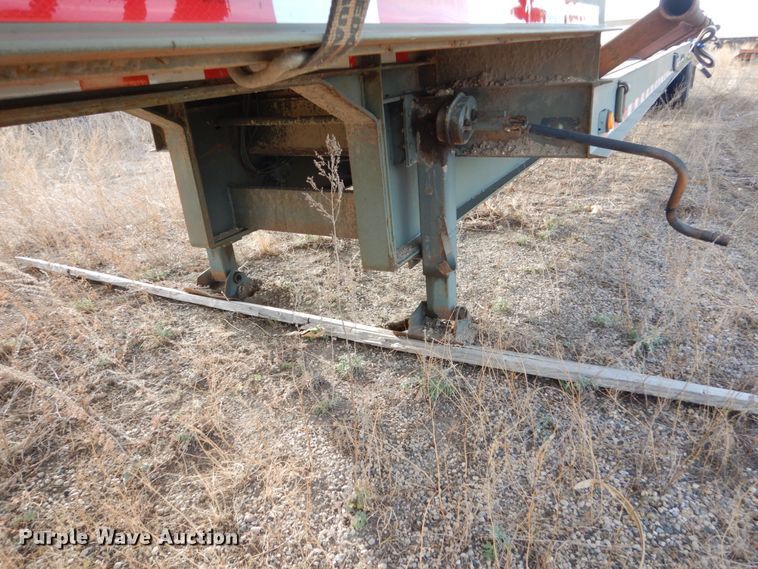 image for item DC4506 1984 Vulcan flatbed trailer