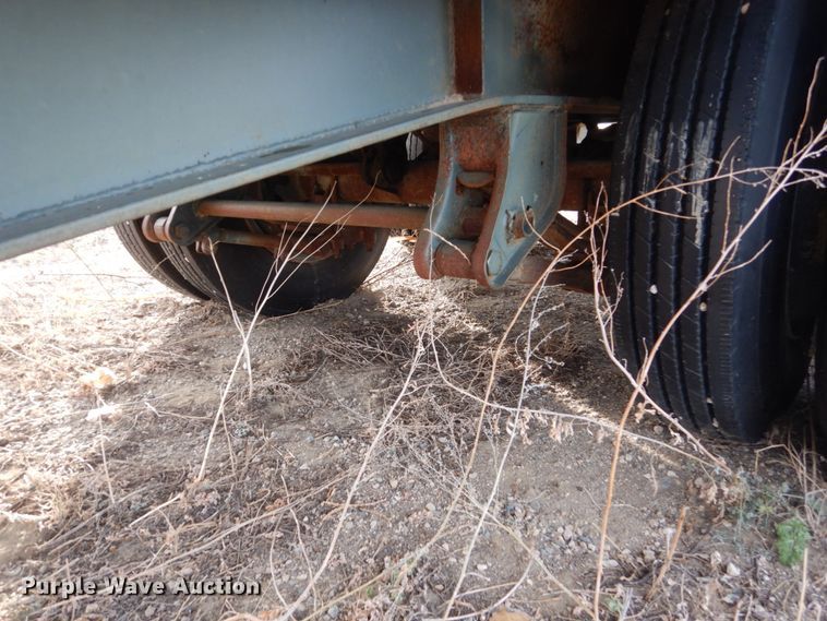 image for item DC4506 1984 Vulcan flatbed trailer