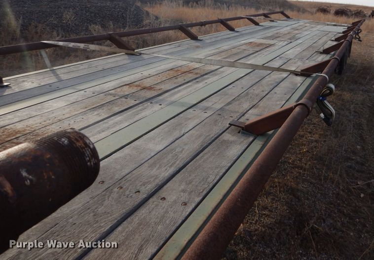 image for item DC4506 1984 Vulcan flatbed trailer