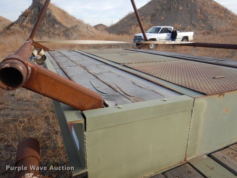 image for item DC4506 1984 Vulcan flatbed trailer