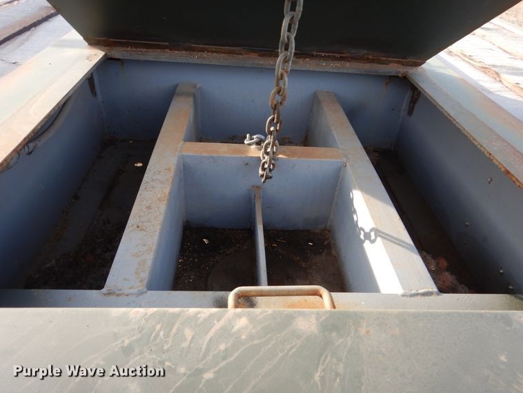 image for item DC4506 1984 Vulcan flatbed trailer