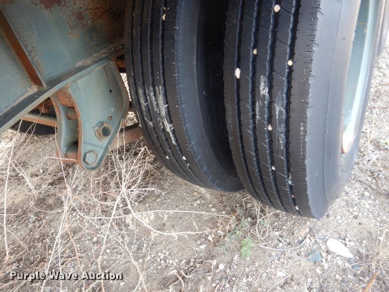 image for item DC4506 1984 Vulcan flatbed trailer