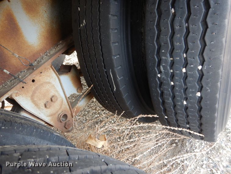 image for item DC4506 1984 Vulcan flatbed trailer