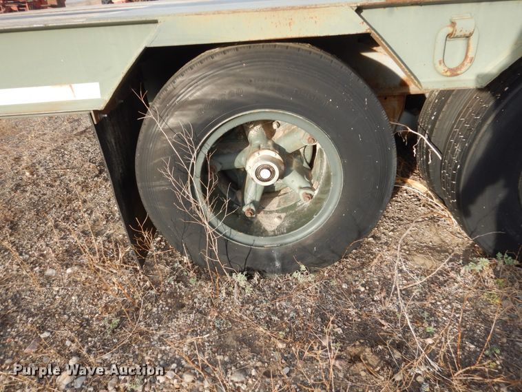 image for item DC4506 1984 Vulcan flatbed trailer