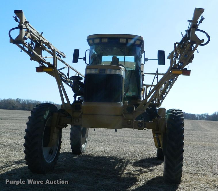 image for item DF4579 2004 Ag-Chem RoGator 864  sprayer
