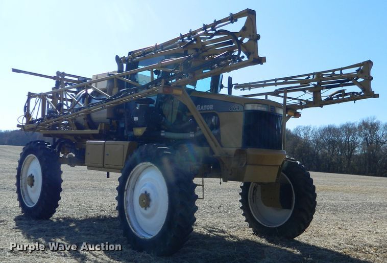 image for item DF4579 2004 Ag-Chem RoGator 864  sprayer
