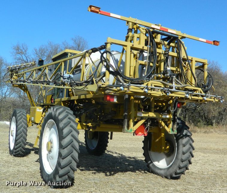image for item DF4579 2004 Ag-Chem RoGator 864  sprayer