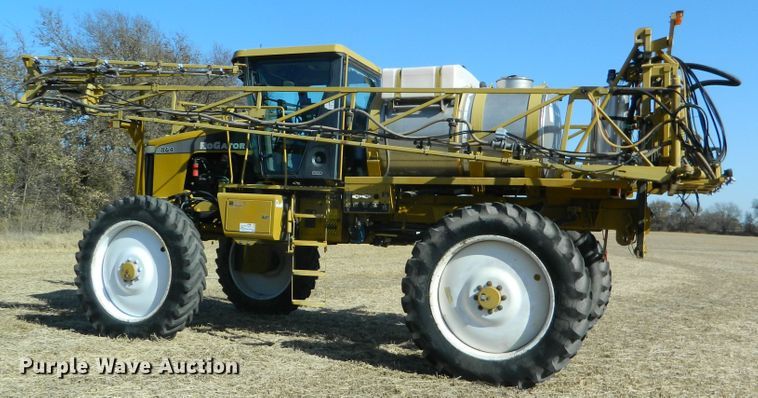 image for item DF4579 2004 Ag-Chem RoGator 864  sprayer