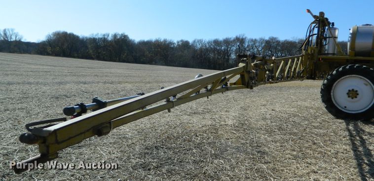 image for item DF4579 2004 Ag-Chem RoGator 864  sprayer