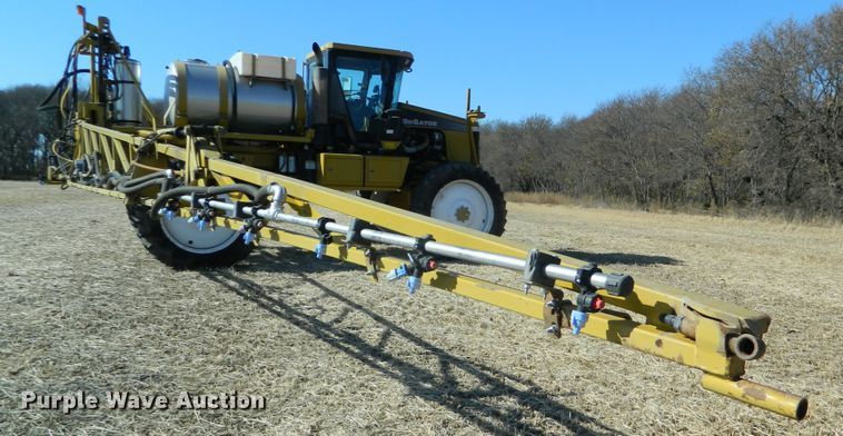 image for item DF4579 2004 Ag-Chem RoGator 864  sprayer
