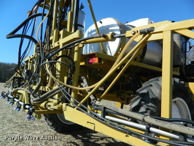image for item DF4579 2004 Ag-Chem RoGator 864  sprayer
