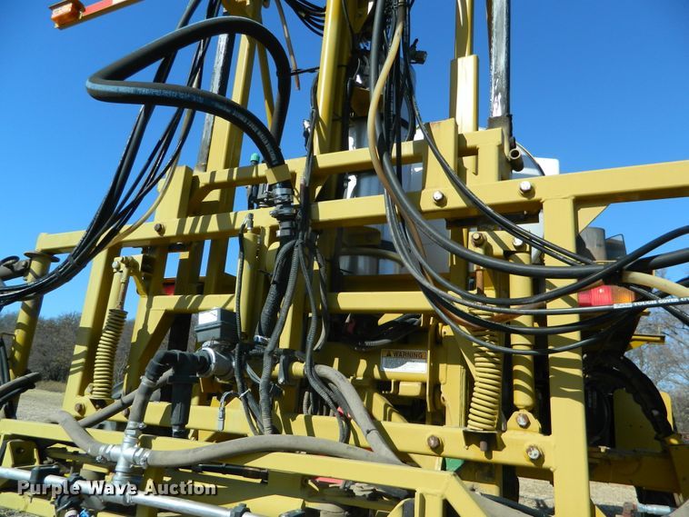 image for item DF4579 2004 Ag-Chem RoGator 864  sprayer