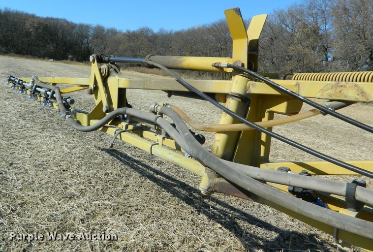 image for item DF4579 2004 Ag-Chem RoGator 864  sprayer
