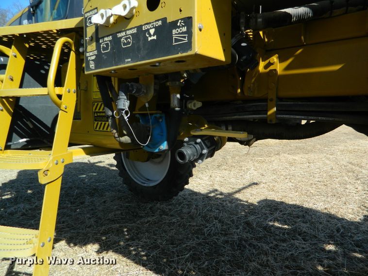 image for item DF4579 2004 Ag-Chem RoGator 864  sprayer