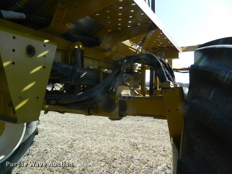 image for item DF4579 2004 Ag-Chem RoGator 864  sprayer