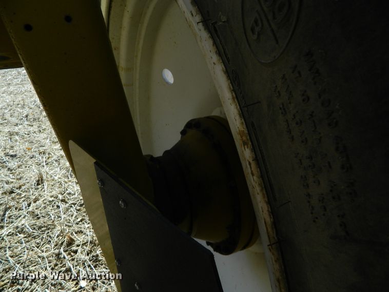 image for item DF4579 2004 Ag-Chem RoGator 864  sprayer