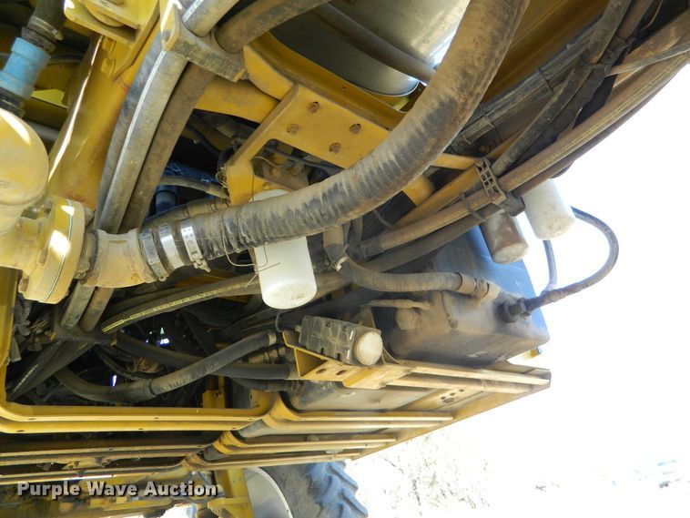 image for item DF4579 2004 Ag-Chem RoGator 864  sprayer