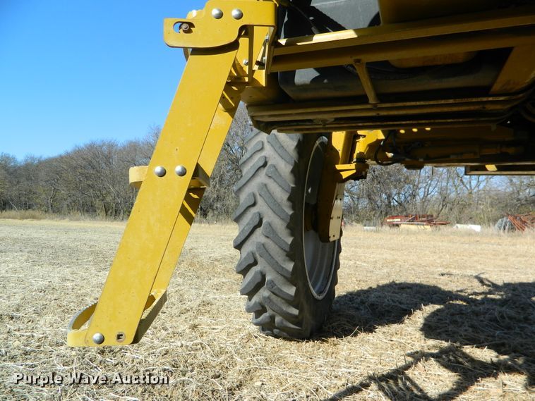 image for item DF4579 2004 Ag-Chem RoGator 864  sprayer