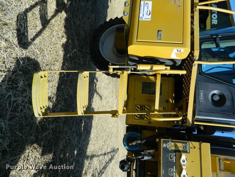 image for item DF4579 2004 Ag-Chem RoGator 864  sprayer