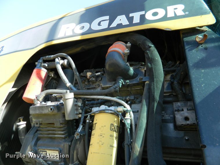 image for item DF4579 2004 Ag-Chem RoGator 864  sprayer