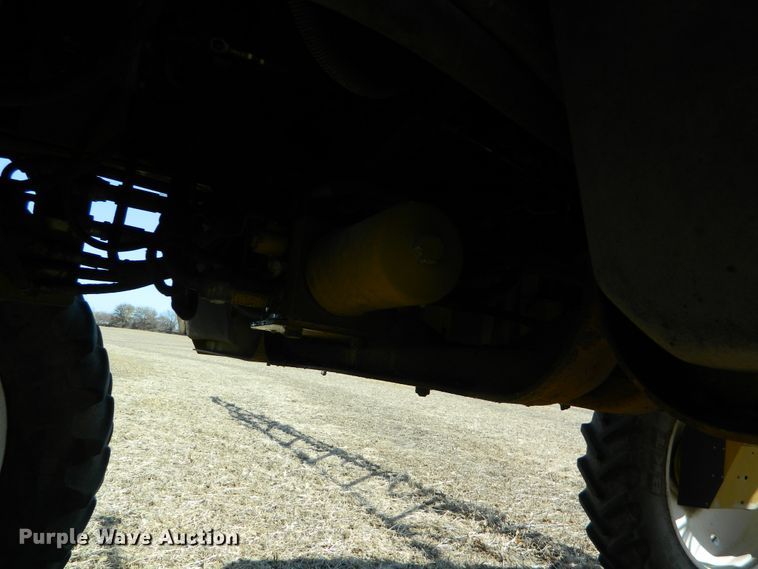 image for item DF4579 2004 Ag-Chem RoGator 864  sprayer