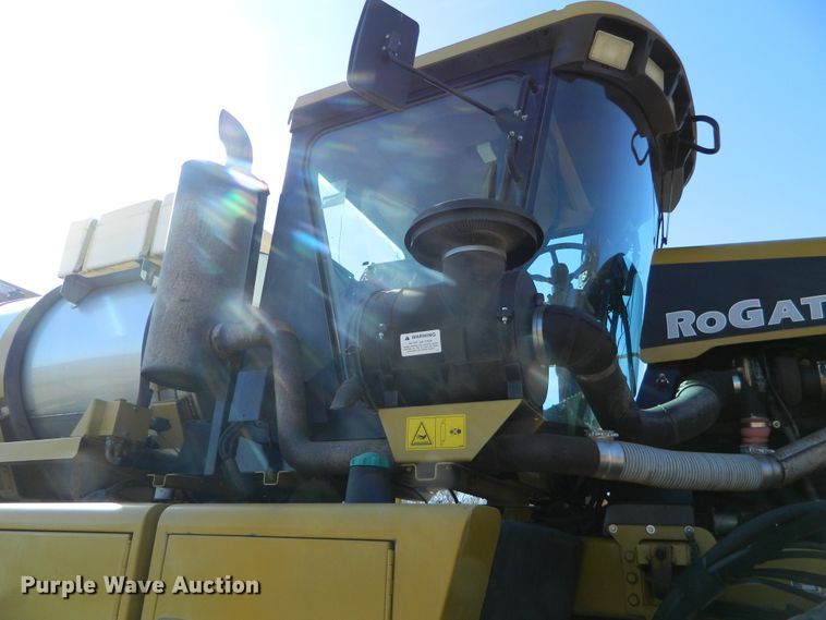 image for item DF4579 2004 Ag-Chem RoGator 864  sprayer