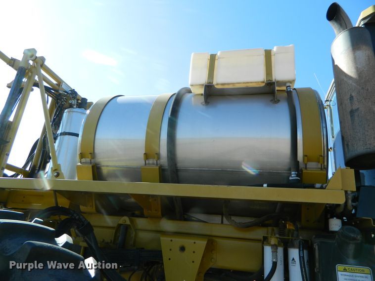 image for item DF4579 2004 Ag-Chem RoGator 864  sprayer