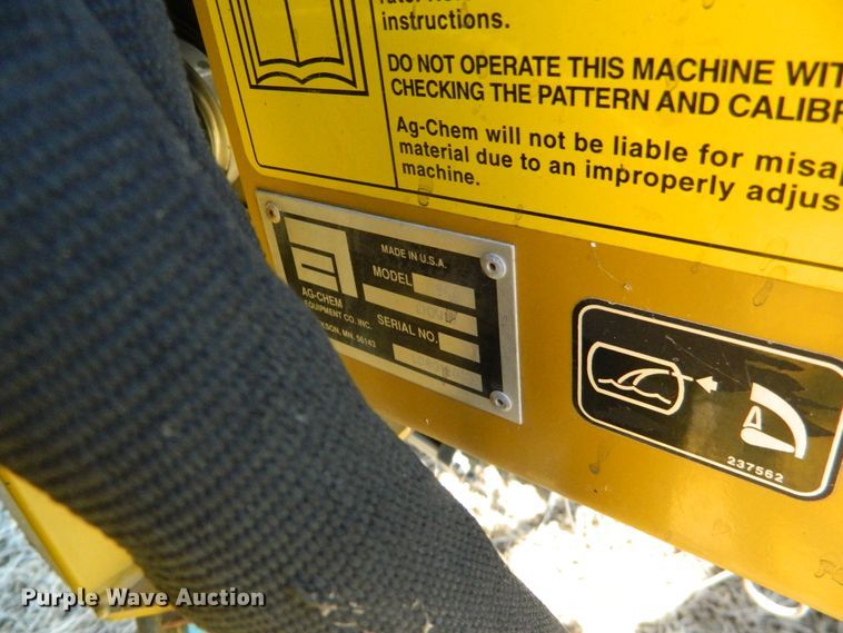 image for item DF4579 2004 Ag-Chem RoGator 864  sprayer