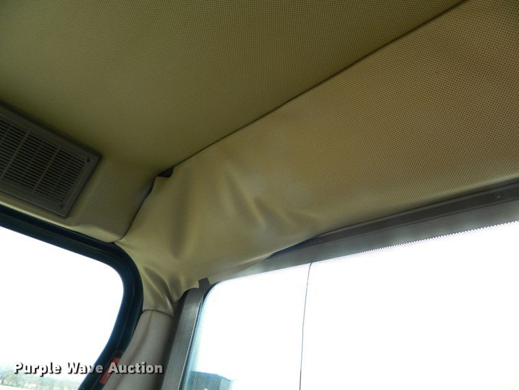 image for item DF4579 2004 Ag-Chem RoGator 864  sprayer