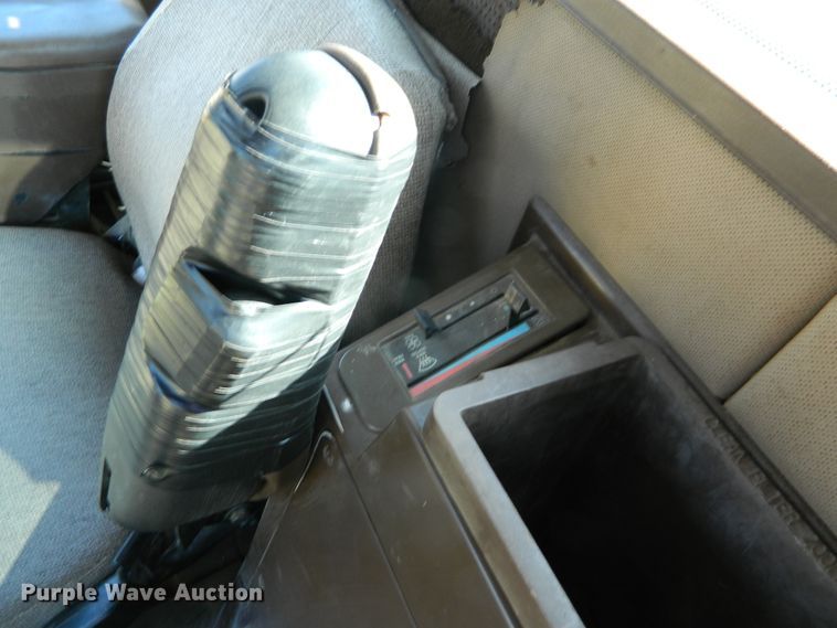 image for item DF4579 2004 Ag-Chem RoGator 864  sprayer