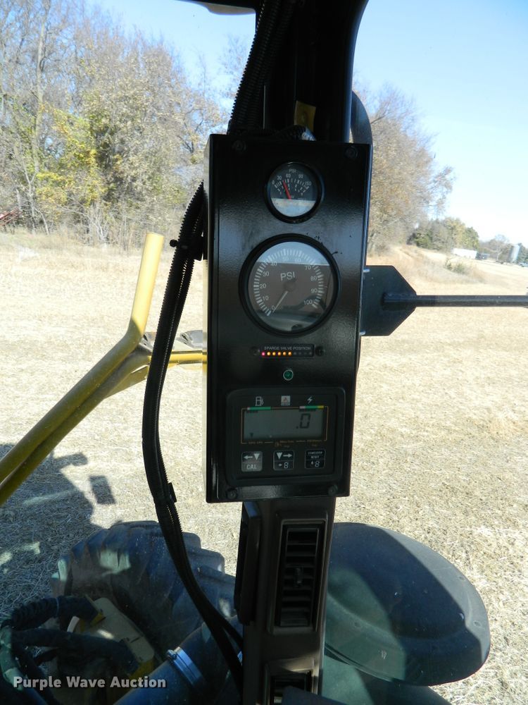 image for item DF4579 2004 Ag-Chem RoGator 864  sprayer