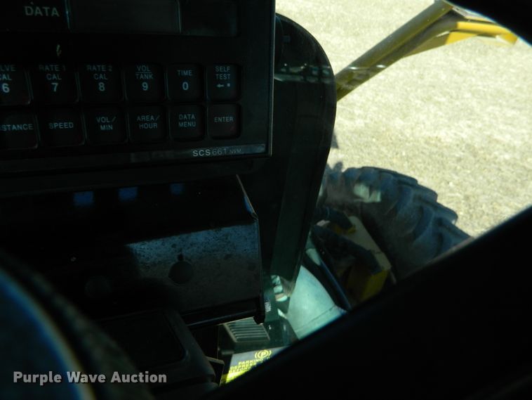 image for item DF4579 2004 Ag-Chem RoGator 864  sprayer