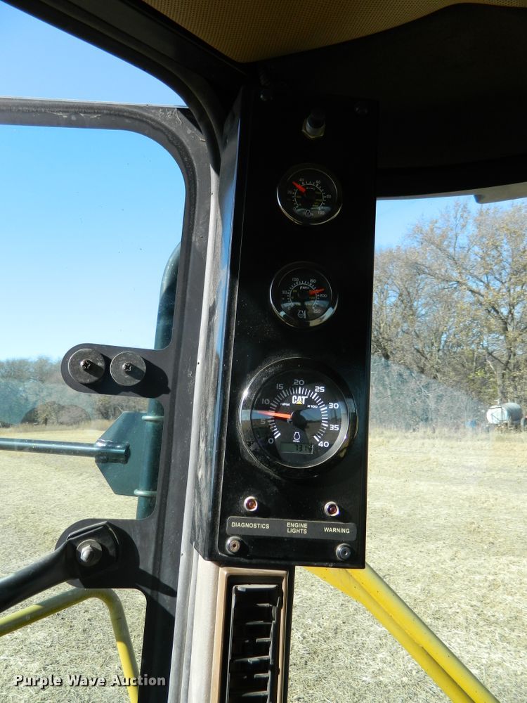 image for item DF4579 2004 Ag-Chem RoGator 864  sprayer