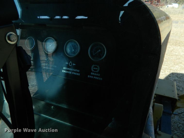 image for item DF4579 2004 Ag-Chem RoGator 864  sprayer