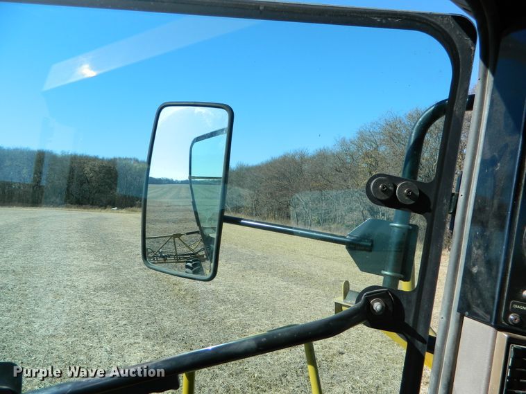 image for item DF4579 2004 Ag-Chem RoGator 864  sprayer