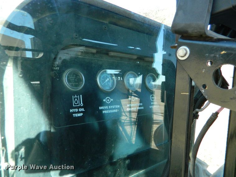 image for item DF4579 2004 Ag-Chem RoGator 864  sprayer