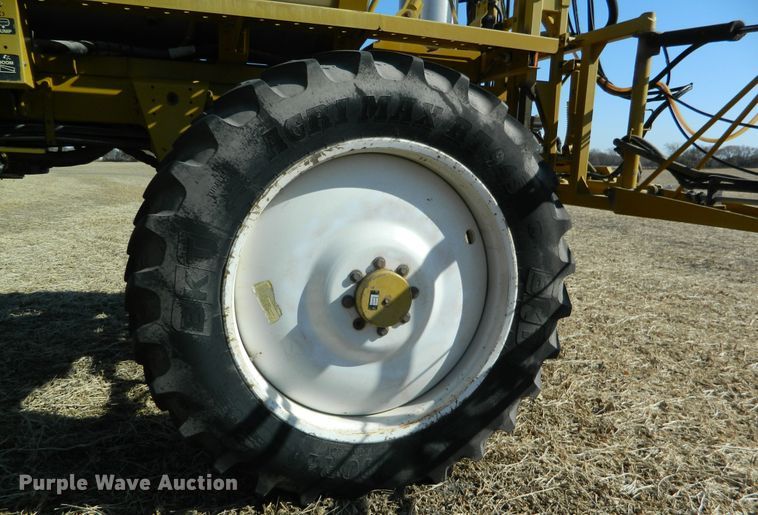 image for item DF4579 2004 Ag-Chem RoGator 864  sprayer