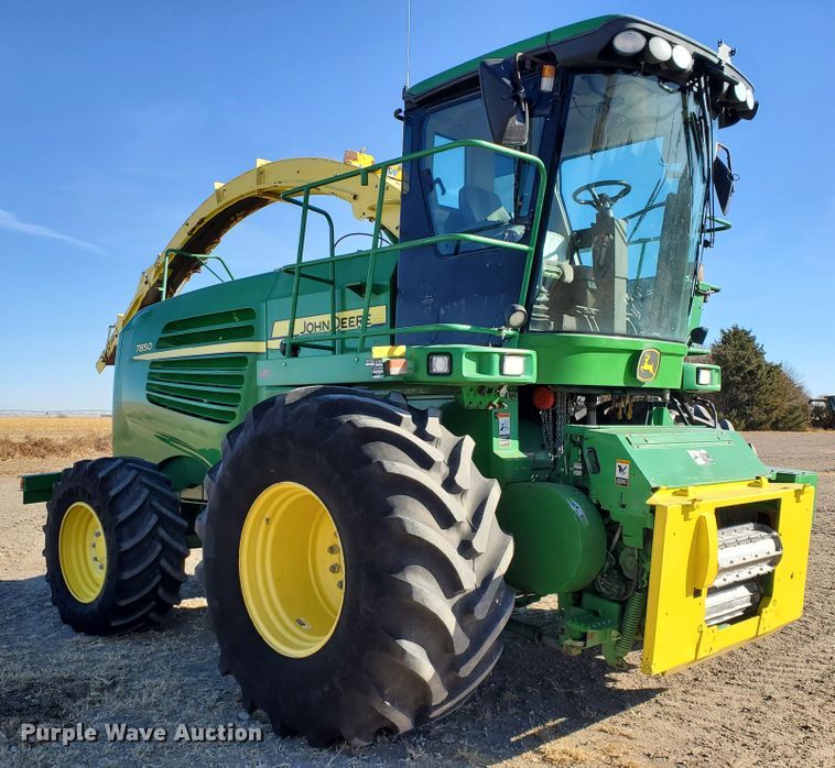 image for item DF4601 2009 John Deere 7850  forage harvester