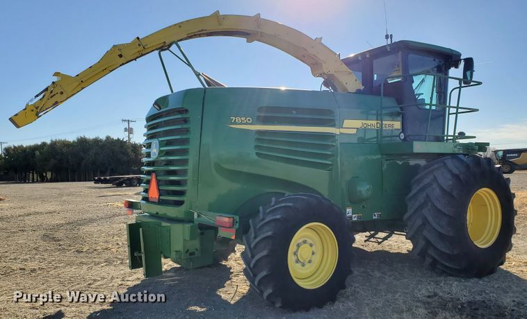 image for item DF4601 2009 John Deere 7850  forage harvester