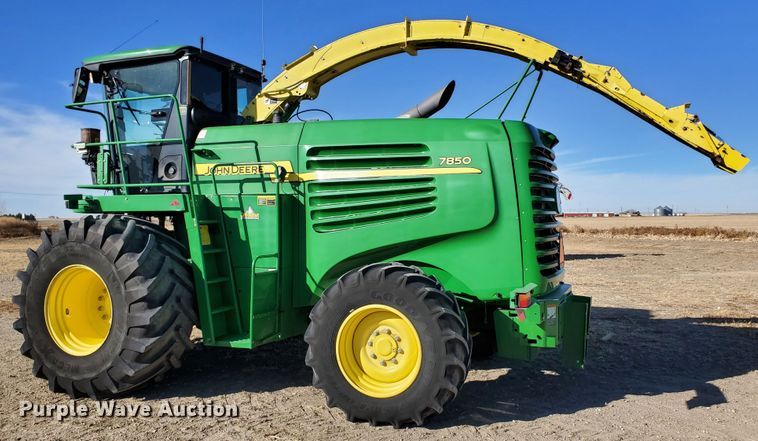 image for item DF4601 2009 John Deere 7850  forage harvester