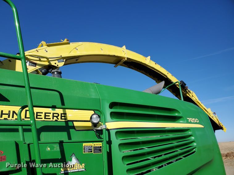 image for item DF4601 2009 John Deere 7850  forage harvester