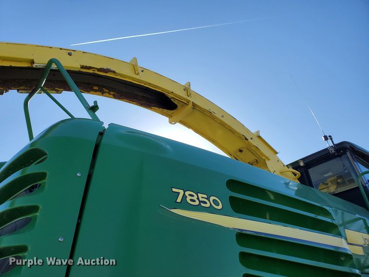 image for item DF4601 2009 John Deere 7850  forage harvester