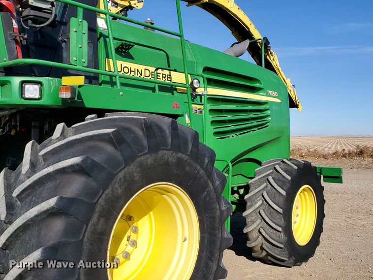 image for item DF4601 2009 John Deere 7850  forage harvester