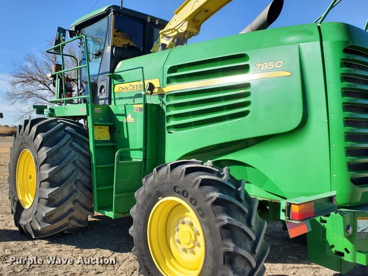 image for item DF4601 2009 John Deere 7850  forage harvester