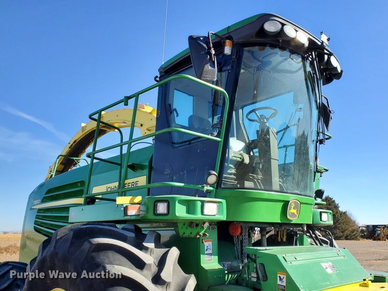 image for item DF4601 2009 John Deere 7850  forage harvester